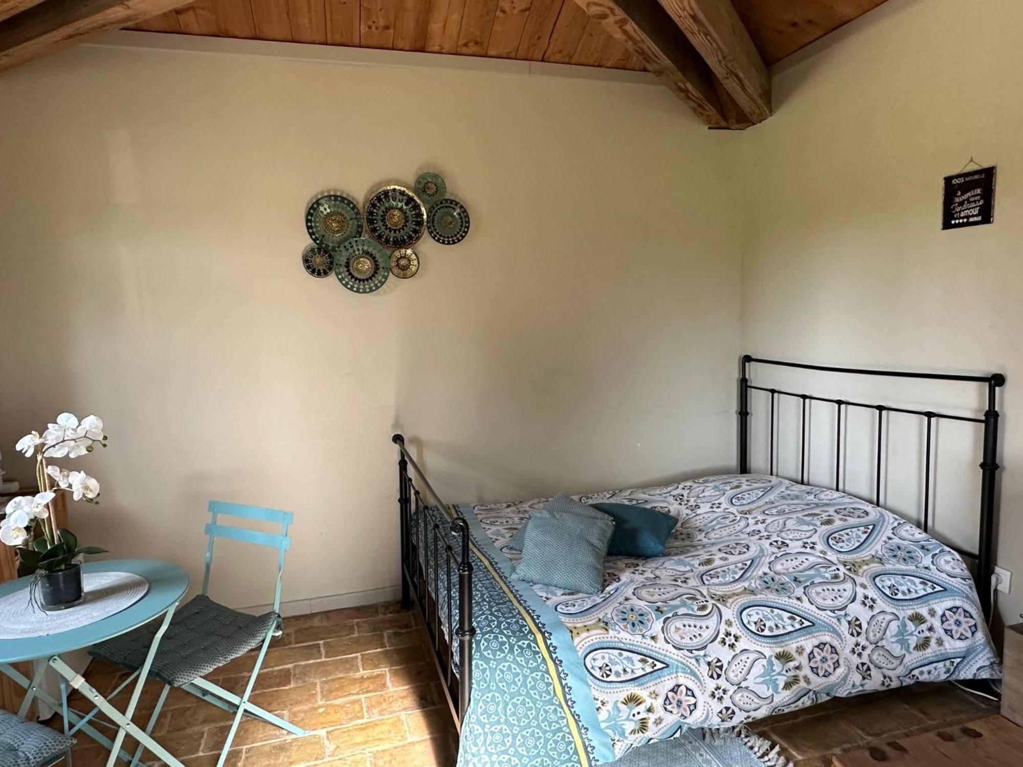 Maisonnette Independante Au Calme Dans Un Grand Jardin Châteauneuf-du-Rhône エクステリア 写真