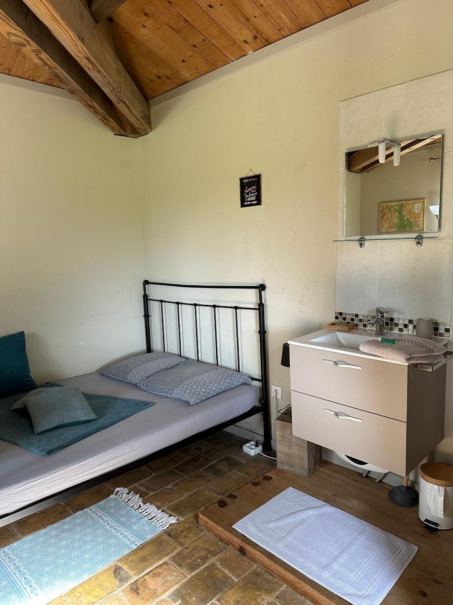 Maisonnette Independante Au Calme Dans Un Grand Jardin Châteauneuf-du-Rhône エクステリア 写真