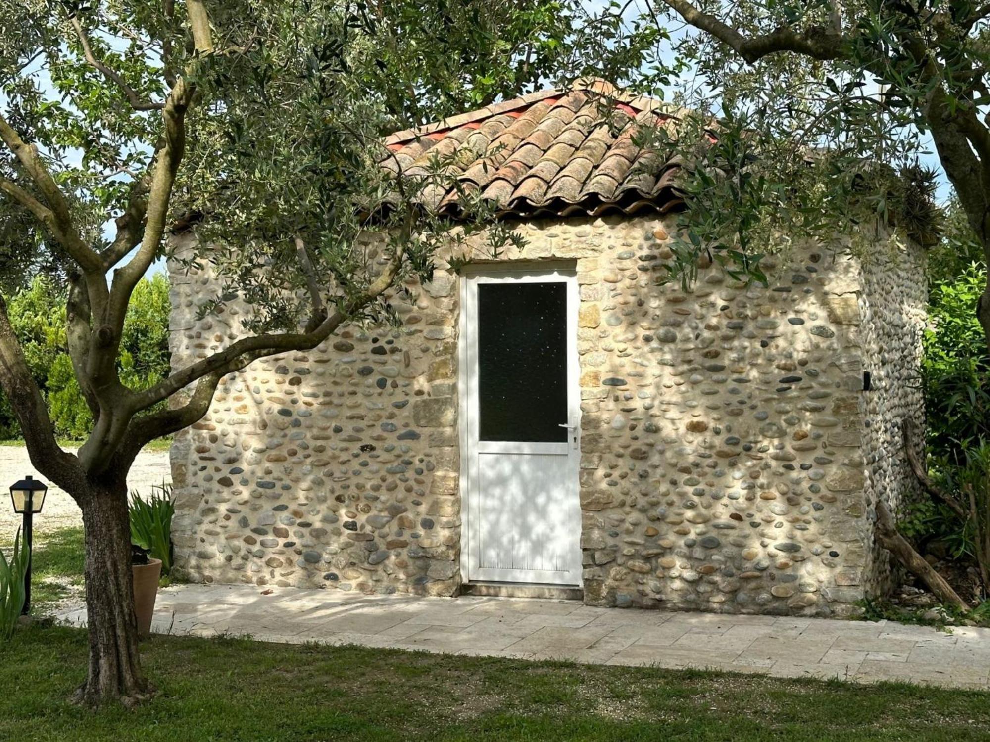 Maisonnette Independante Au Calme Dans Un Grand Jardin Châteauneuf-du-Rhône エクステリア 写真
